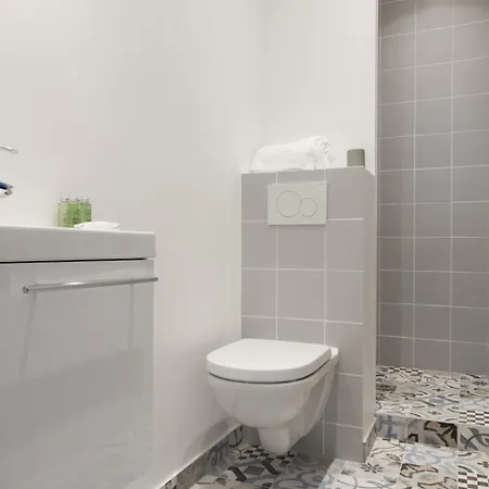 Bnbnova - St Germain Des Pres - 2br Appartamento Parigi